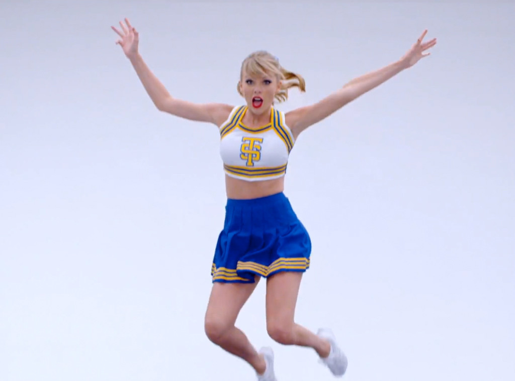 Taylor Swift Treats Fans To Hilarious Shake It Off Outtakes Video Reveals Secrets Behind Her Cheerleader Moves E Online